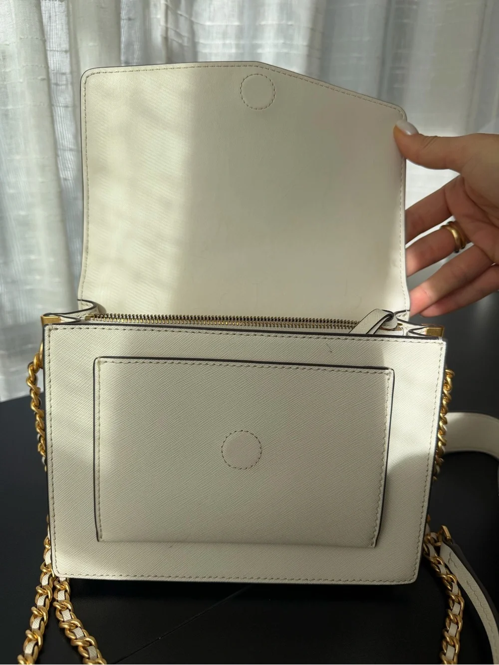 Tory Burch Cream Leather Crossbody with Gold Chain Strap - Picture 5 of 9